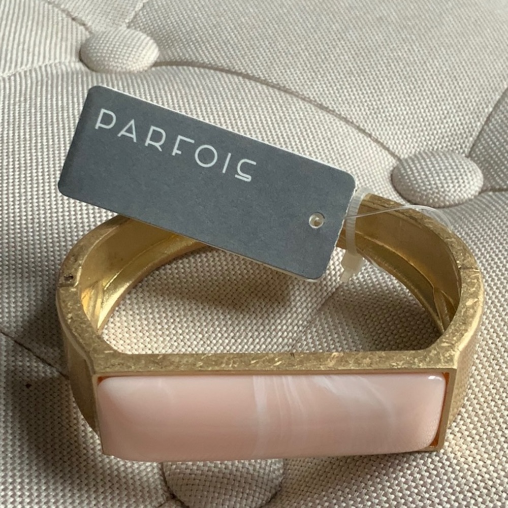 2 necklaces, bracelet